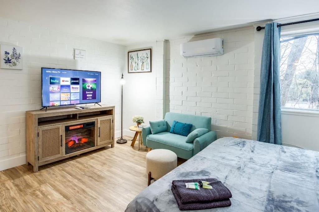 רוצ'סטר Studio W/ King Bed Near Dwtn מראה חיצוני תמונה