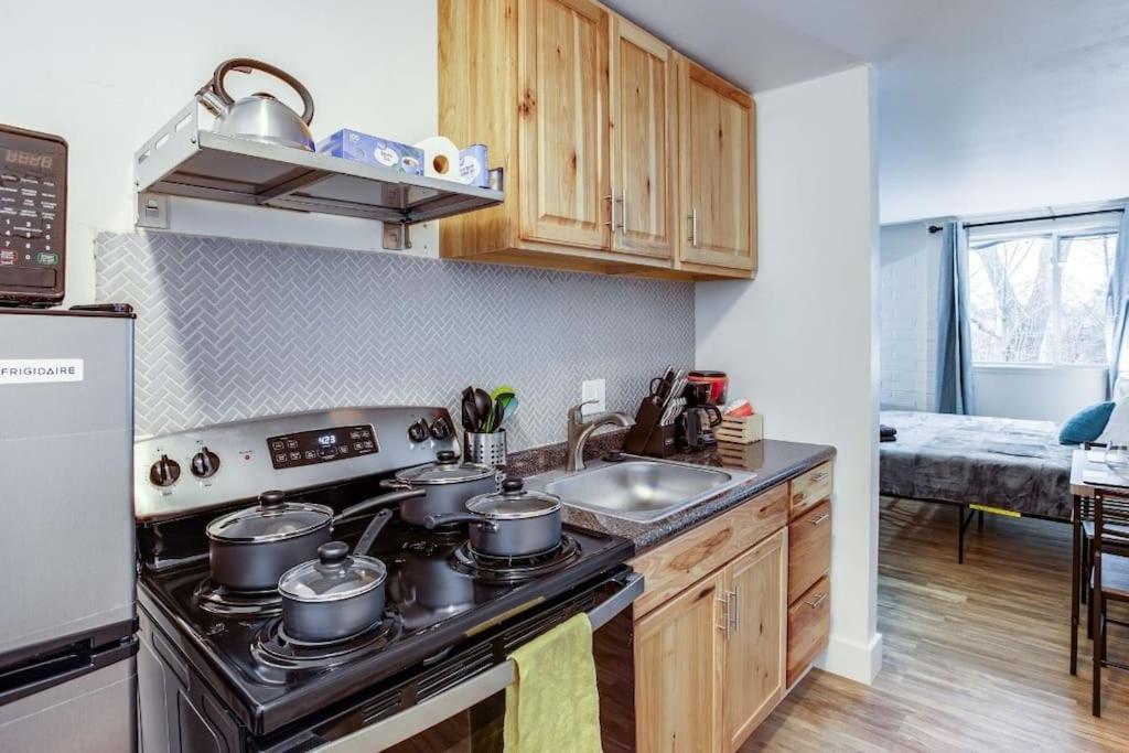 רוצ'סטר Studio W/ King Bed Near Dwtn מראה חיצוני תמונה